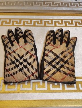 Burberry Plaid Men's Gloves in Beige, Black and Red Accents
